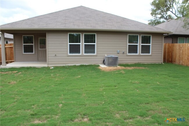 Building Photo - 841 Margay Lp