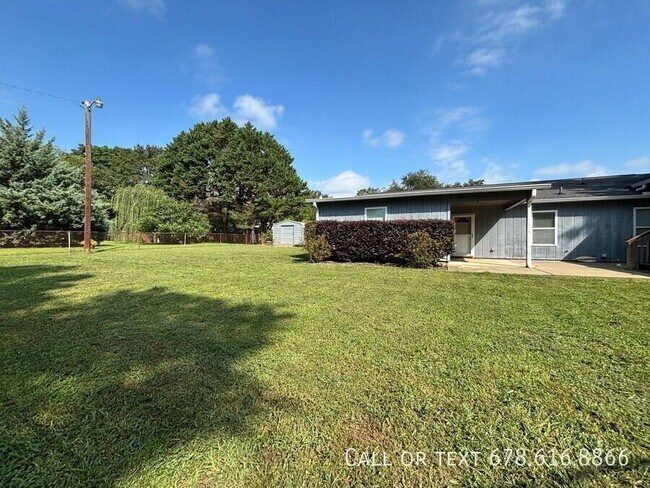 Building Photo - 560 Lee Byrd Rd