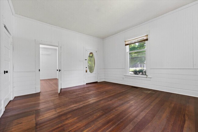 Building Photo - 132 S McPherson St
