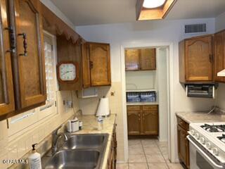 Building Photo - 649 De Vargas Dr