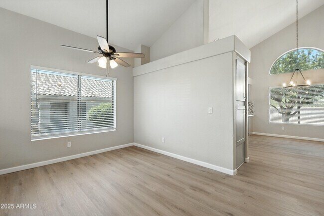 Building Photo - 6412 N 78th Ln