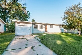 Building Photo - 2285 Pheasant Dr