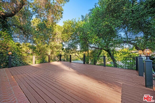 Building Photo - 17449 Sumiya Dr