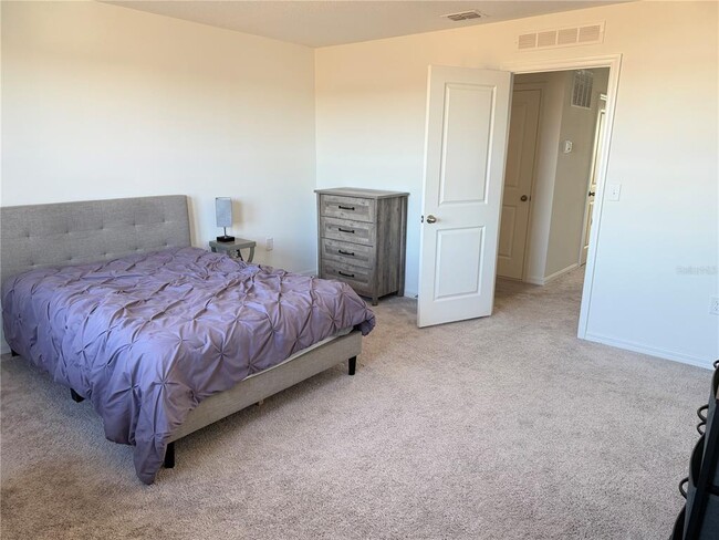 Building Photo - 253 Mandovi St