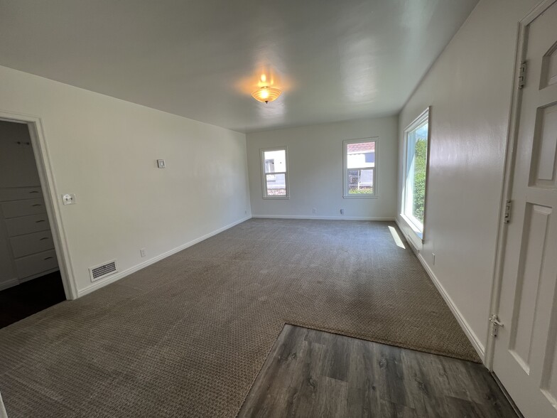 Livingroom - 257 N 500 E