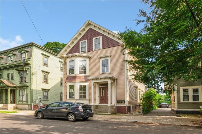Building Photo - 26 Hudson St