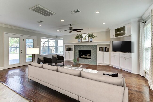 Building Photo - 10806 Wickersham Ln