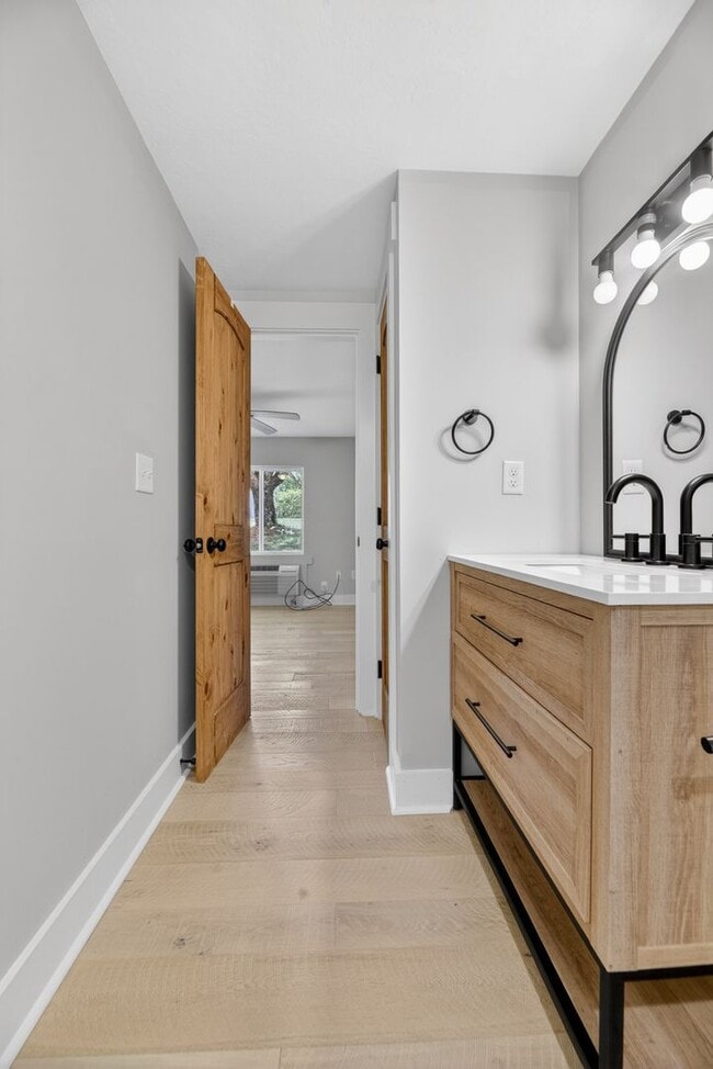Building Photo - Beautiful  Home in Southside – MOVE IN SPECIAL