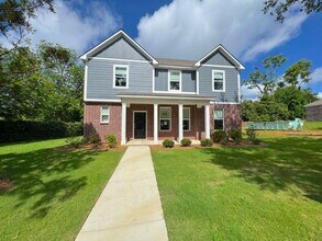Building Photo - Just Built Beautiful comfortable, open con...