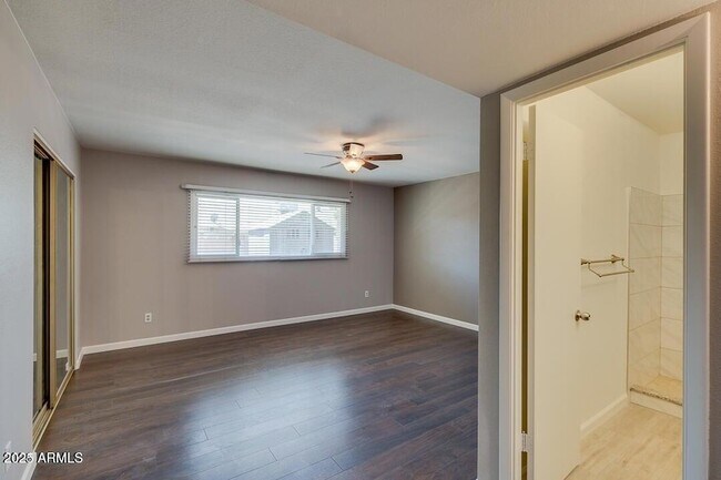 Building Photo - 831 E Stephens Dr