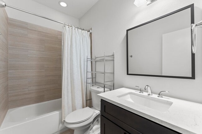 Building Photo - 2909 Gillespie St