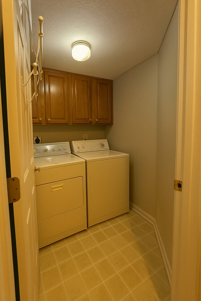 Building Photo - 1357 Turner Rd