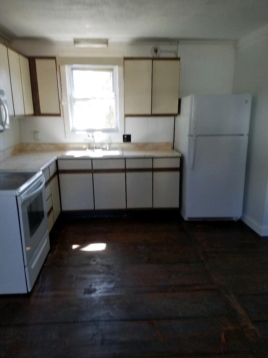 Building Photo - 12 Church St