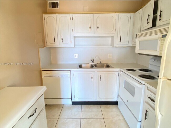 Building Photo - 6289 Lear Dr