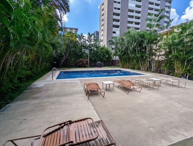Building Photo - Partly Furnished 1-Bedroom 1-Bath with 1 p...