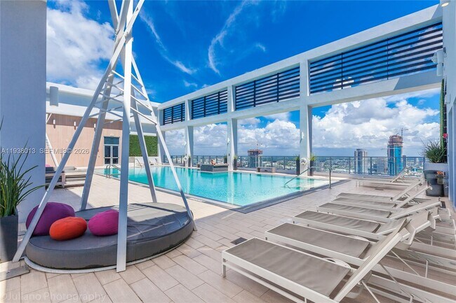 Building Photo - 151 SE 1st St