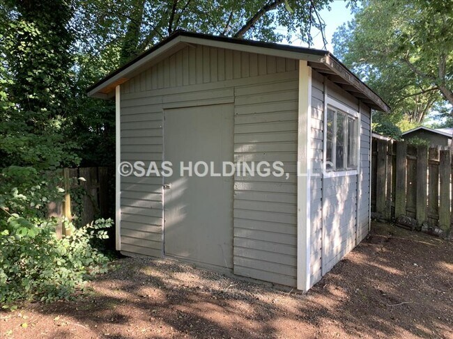 Building Photo - 11200 SW 83rd Ave