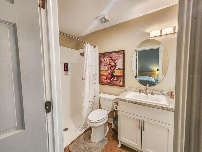 Building Photo - 1 Bay Pointe Dr