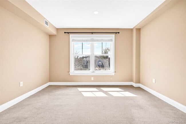 Building Photo - 225 Stanley Ave