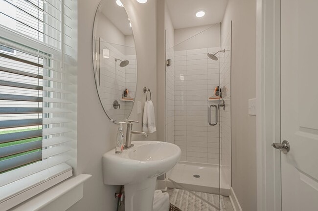 Building Photo - 207 Stonecrest Cir