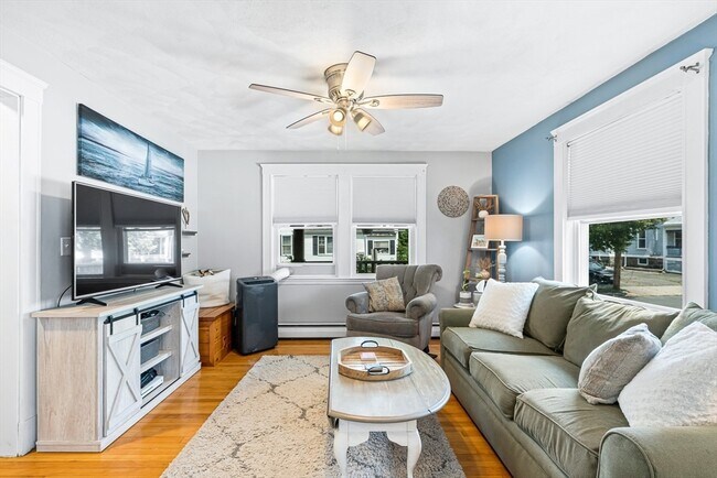 Building Photo - 31 E Foster St