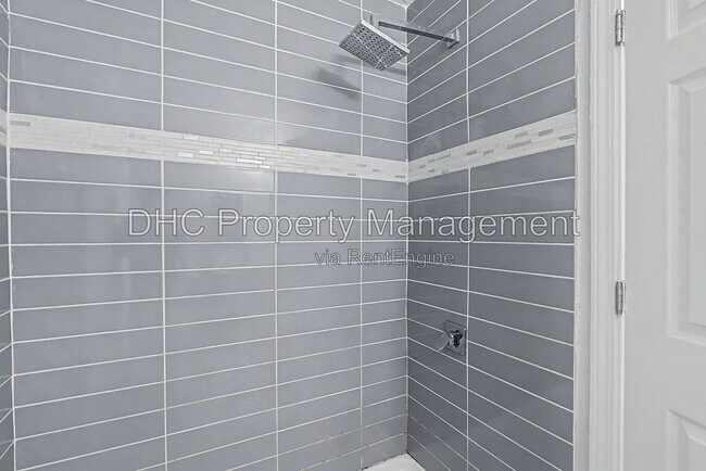 Building Photo - 1167 Hubbard St SW