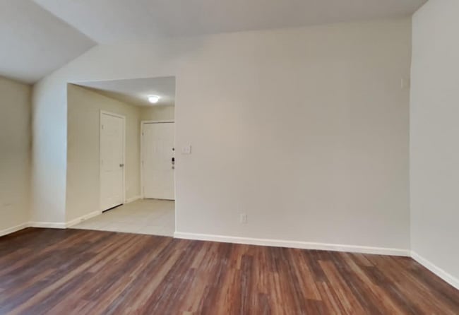 Building Photo - 446 1st St