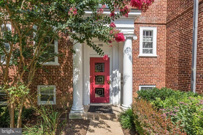 Primary Photo - 3881 Newark St NW