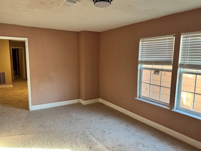 Building Photo - 12239 W Village Dr