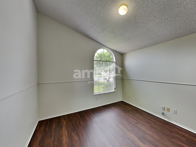 Building Photo - 957 Islander Ave