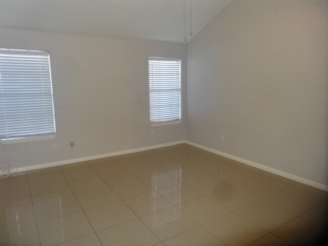 Building Photo - 1606 Quail Run