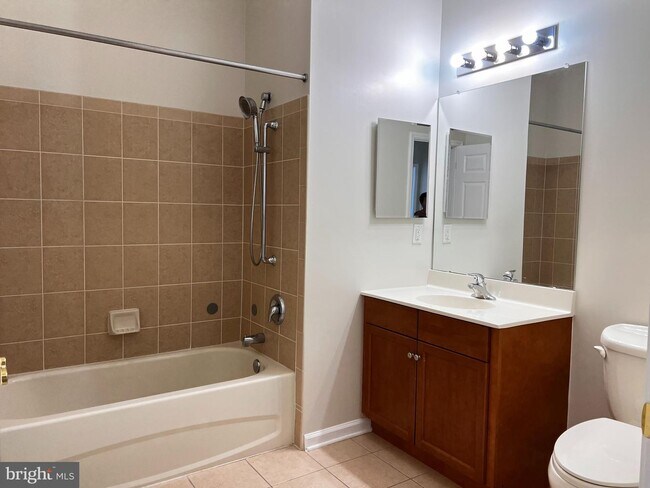 Building Photo - 426 Masterson Ct