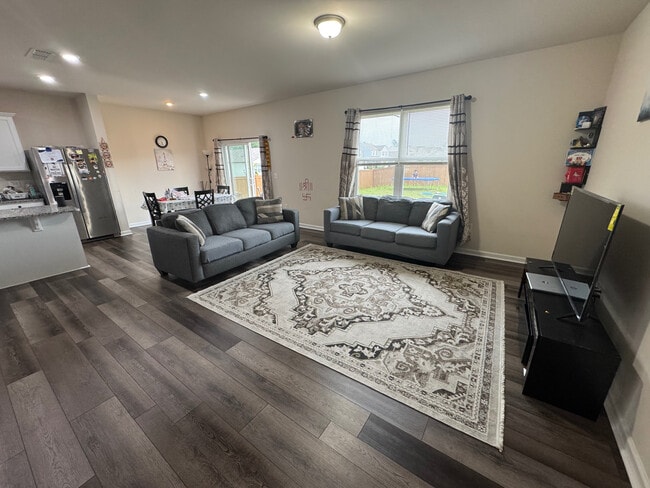 Building Photo - Room in House on Justice Union Ct