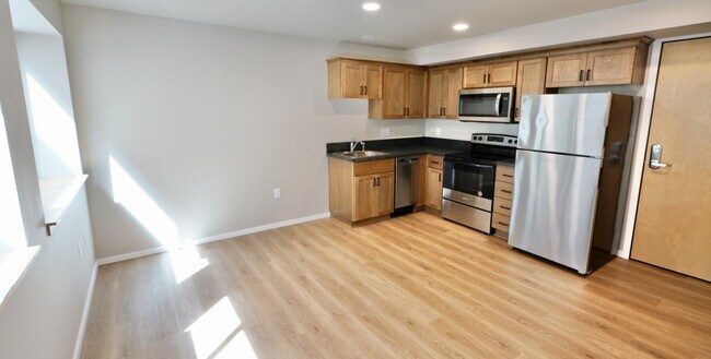 Building Photo - Baker Street Lofts