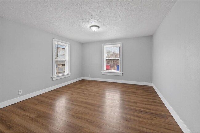 Building Photo - 2956 Central Ave - $1,250/mo.