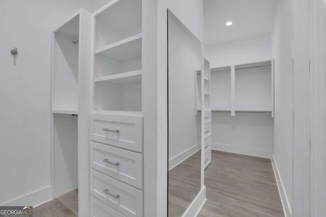 Building Photo - 2964 Old Peachtree Rd NE