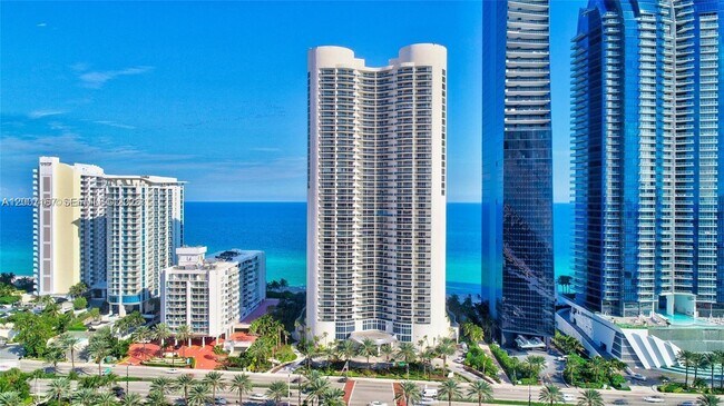 Building Photo - 17201 Collins Ave
