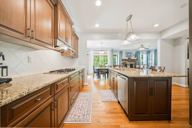 Building Photo - 3418 Raintree Cir