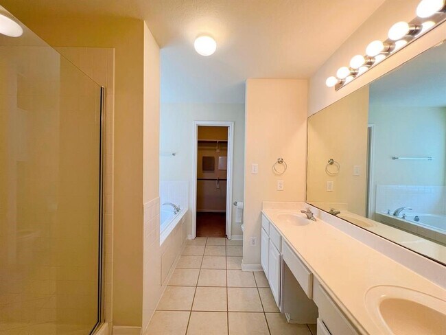 Building Photo - 18018 Timber Crossing Ln