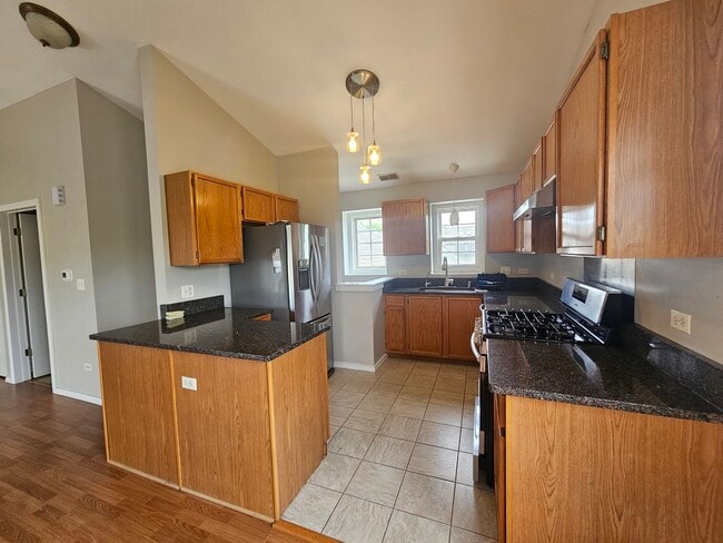 Building Photo - 2503 Sheehan Dr
