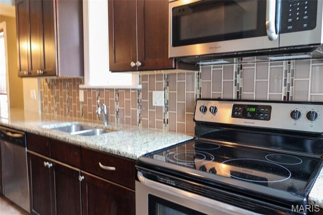 Building Photo - South City Bungalow on cul-de-sac of Charming Homes