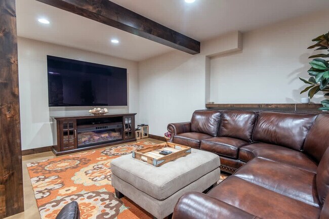Building Photo - 2477 Middle Teton Rd