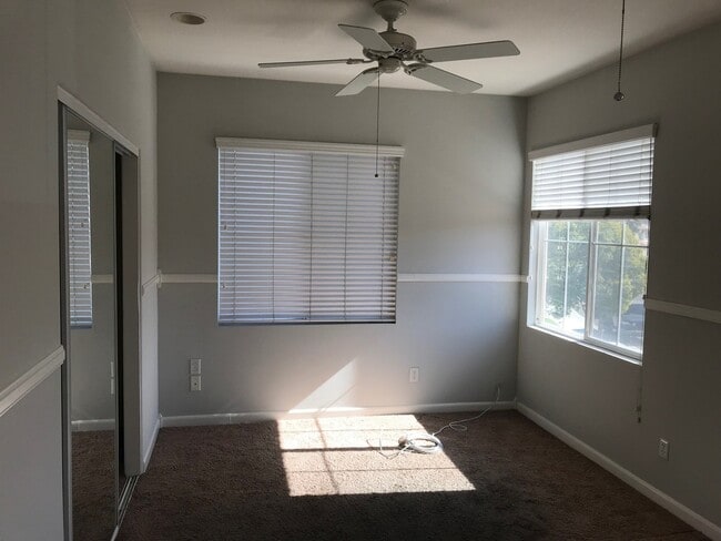 Building Photo - Nice House 5 beds 3.5 bath for lease in Ea...