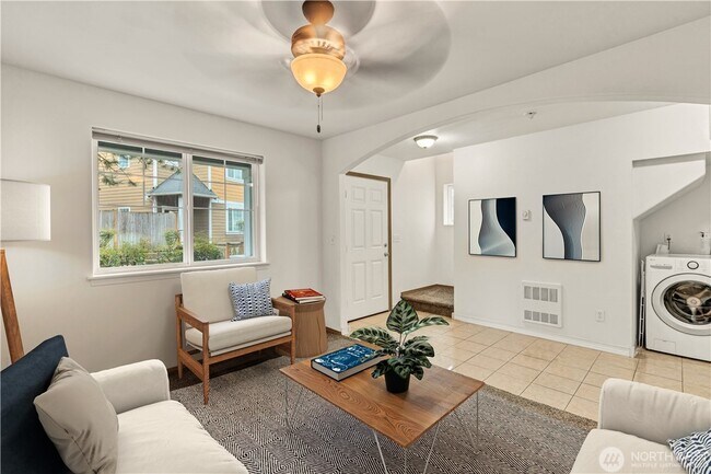 Building Photo - 15310 14th Ave W