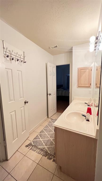 Building Photo - 10710 Brookshire Ln