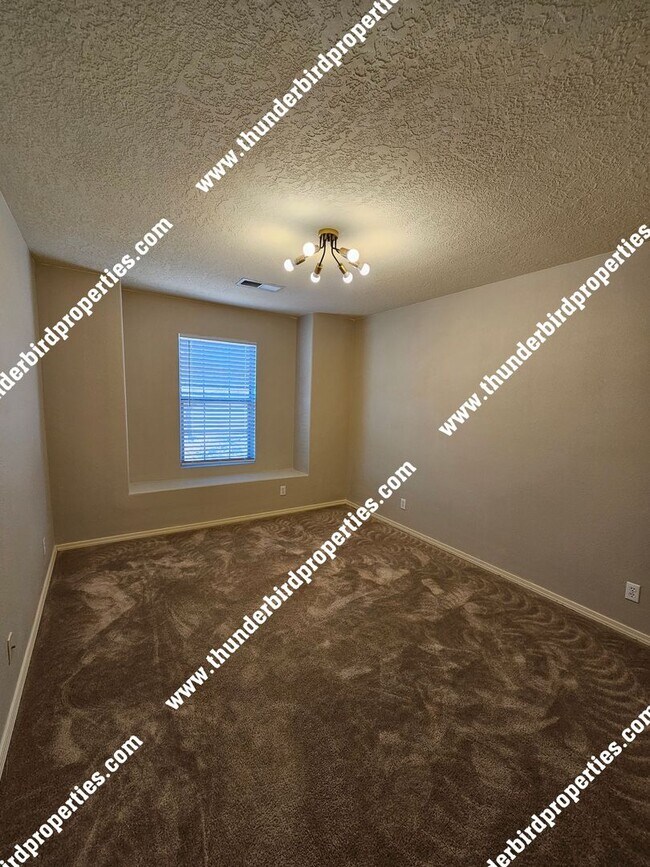 Building Photo - Available NOW