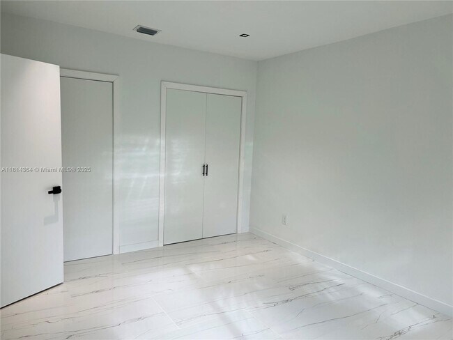 Building Photo - 1155 102nd St