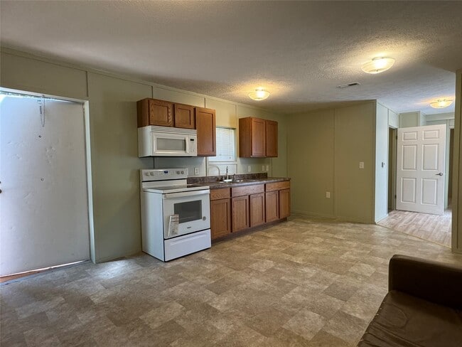 Building Photo - 45 Whippoorwill Ln