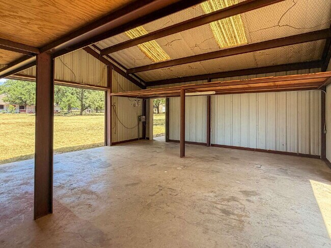 Building Photo - Beautiful 6 bed, 2 bath home in Burleson!