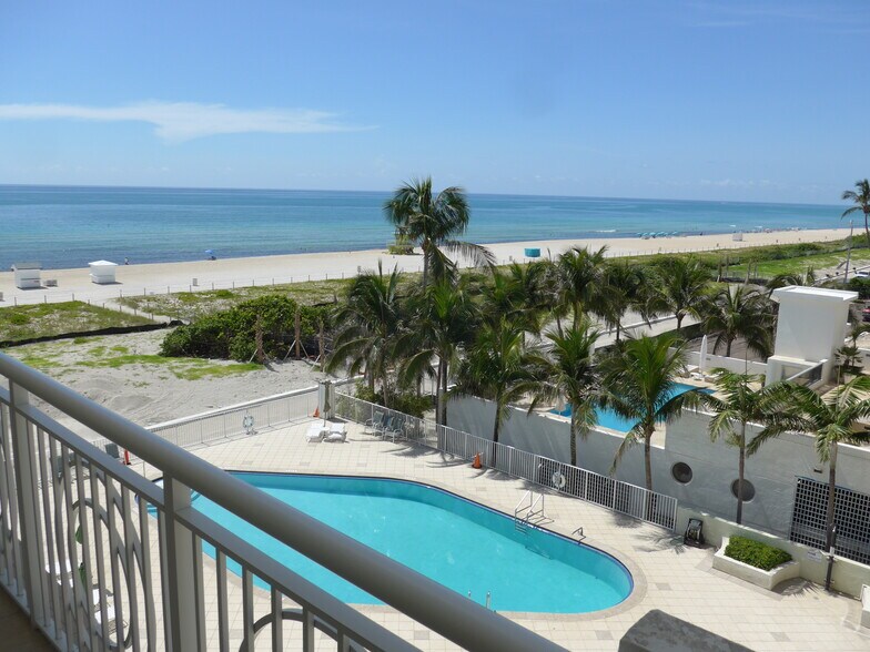 Building Photo - 5825 Collins Ave